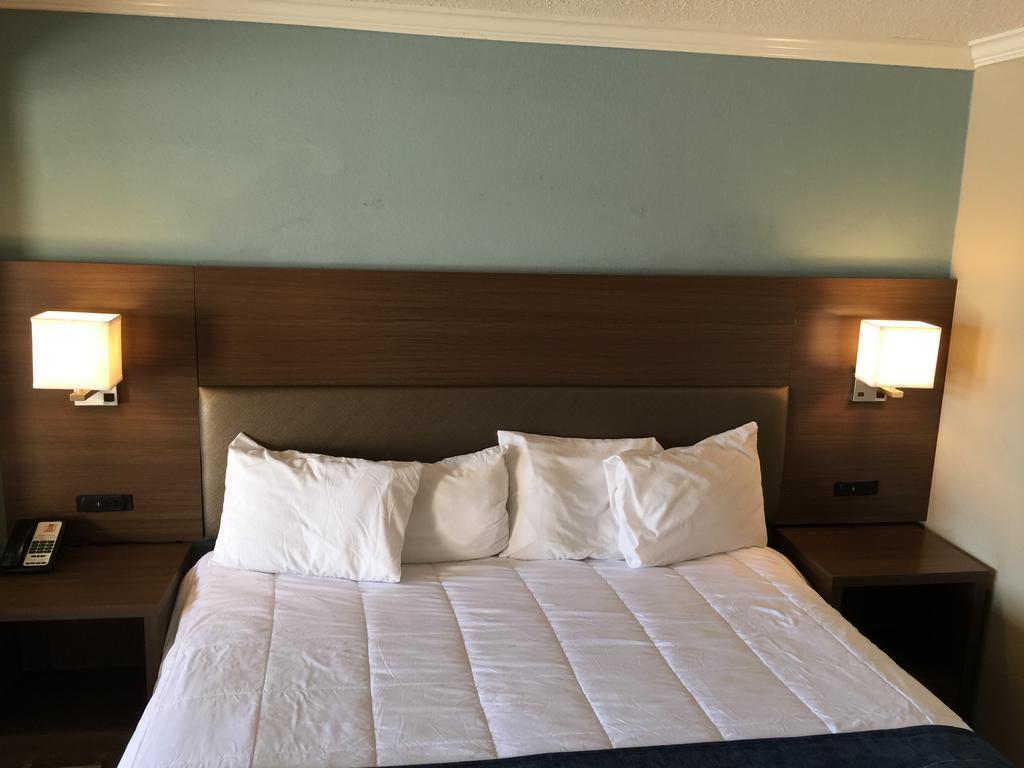 Motel Of The Conchos 2*